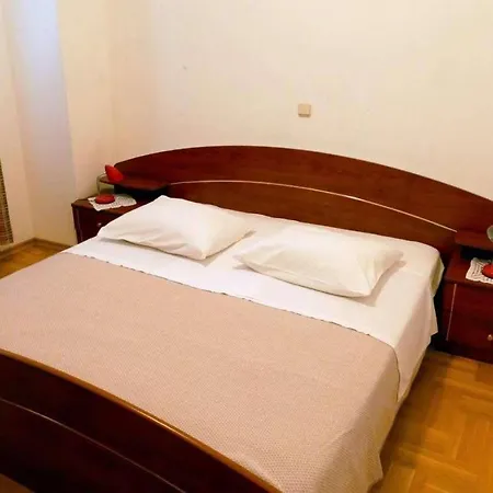 Apartment With A Parking Space Palit, Rab - 22562 Rab Town