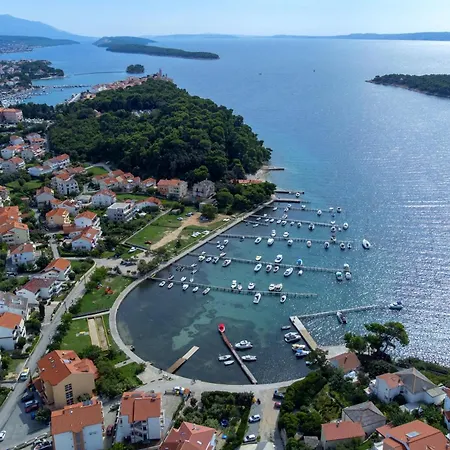 With Parking Space Palit, Rab - 22562 Appartamento Rab Town