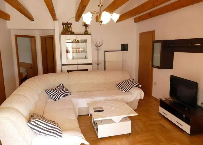 With Parking Space Palit, Rab - 22562 Apartamento Rab Town