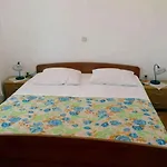 Apartment With Parking Space Palit, Rab - 22562 Rab Town