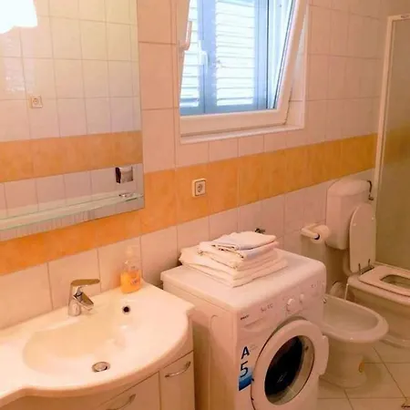 아파트 With Parking Space Palit, Rab - 22562 라브