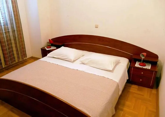 Appartement With Parking Space Palit, Rab - 22562 Rab Town