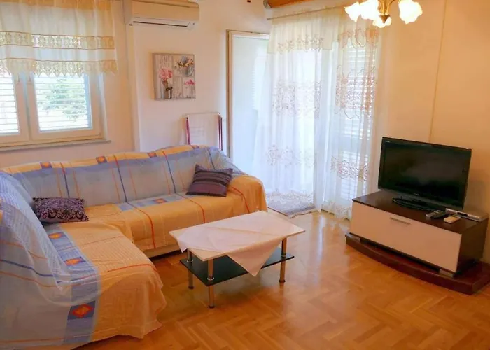 Appartement With Parking Space Palit, Rab - 22562 Rab Town